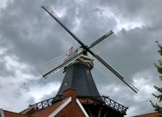 Norden Ostfriesland die Mühle und nicht weit entfernt das Restaurant Smutje