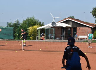 Tennis Spaß und Spiel beim Schnupper-Tennis T.u.S. Pewsum 1863