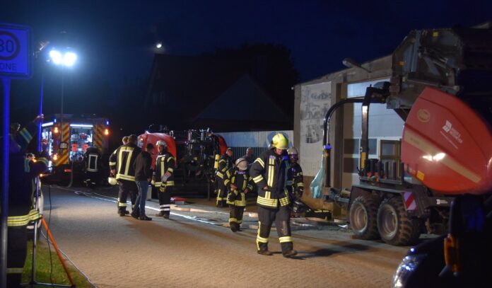 Freiwillige Feuerwehr Krummhörn Süd im Probeeinsatz